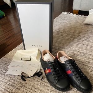 purchased wrong size. NEW with tags ,never worn.